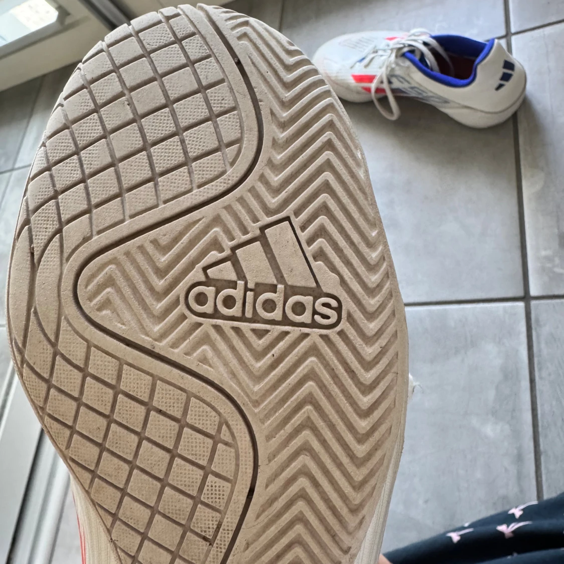 Adidas F50 vita fotbollsskor 41⅓ - 2