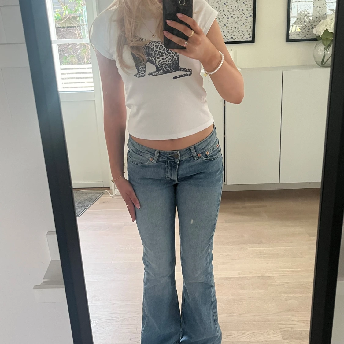 Ljusblå bootcut jeans 