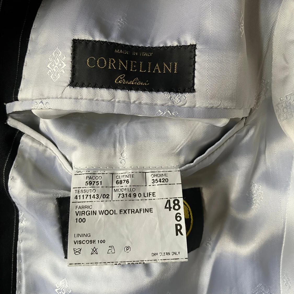 Kritstrecksrandig blå kostym från Corneliani - 3