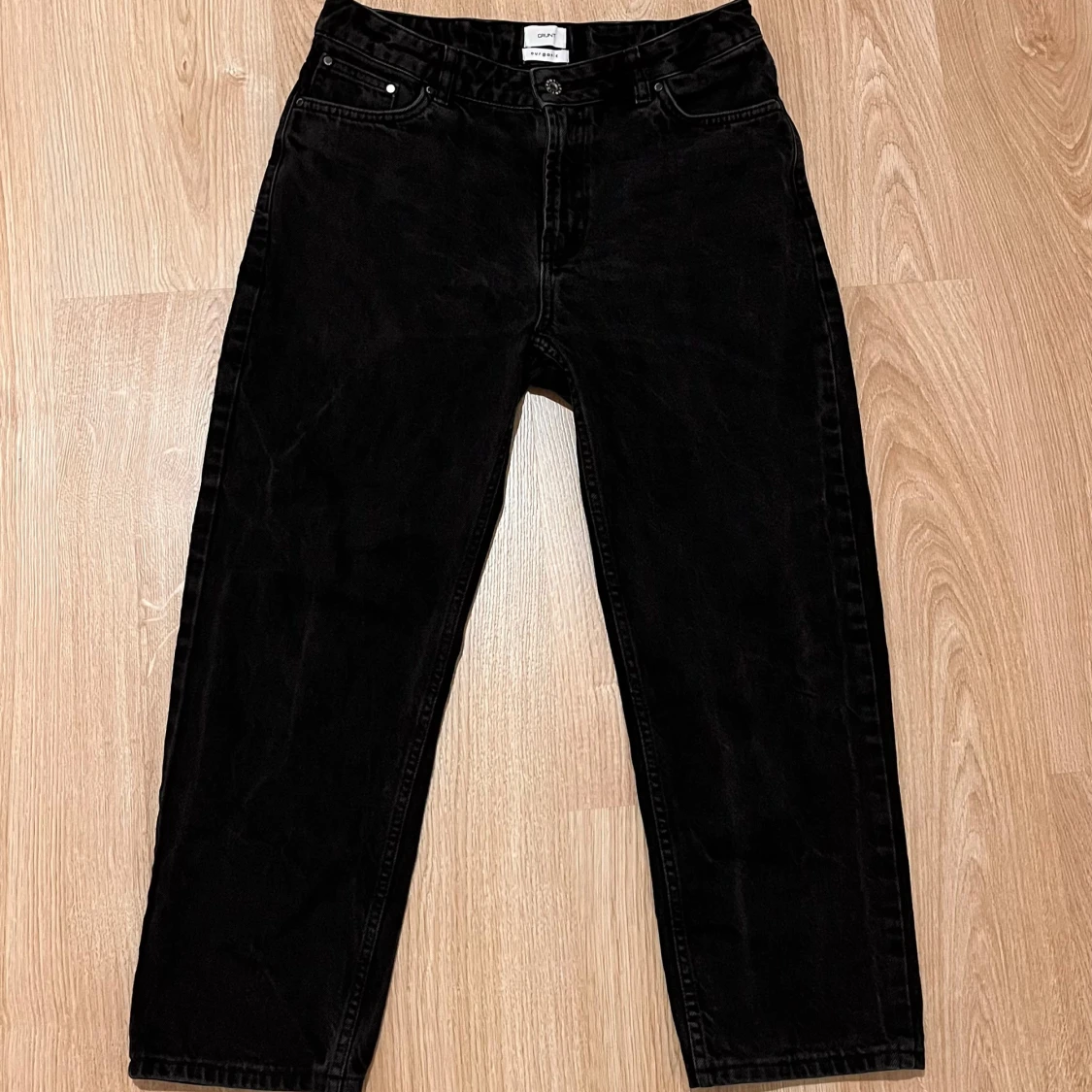 Svarta jeans från Grunt 