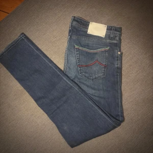 Jacob Cohën jeans byxor 622 slim fit - 🍹Snygga j.c byxor i modellen 622🍹|Skick: 9/10| - har en slitning vid gylfen. Om man har breda höfter kan det synas tydligt.