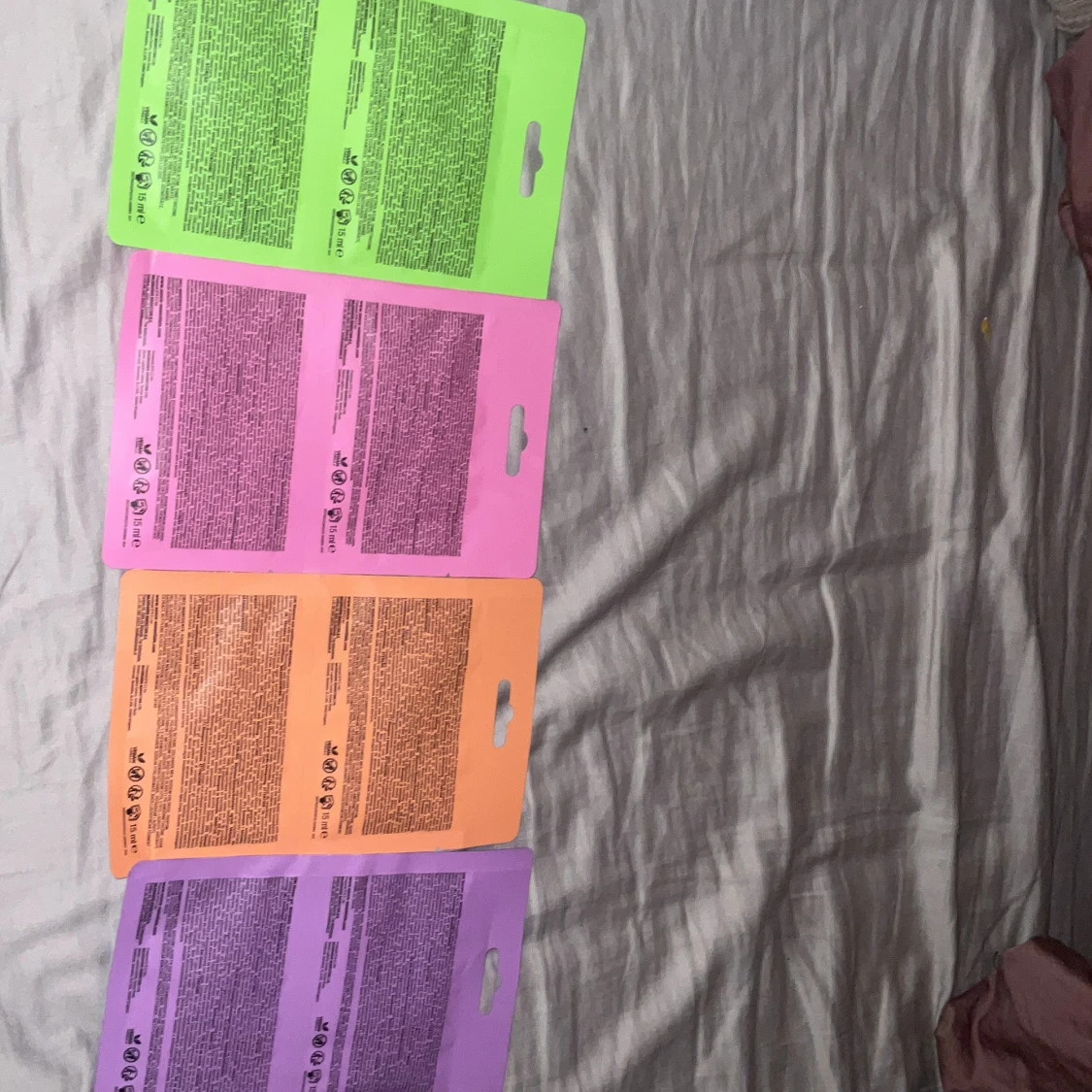 Färgglada sminkprodukter från Normal - 1