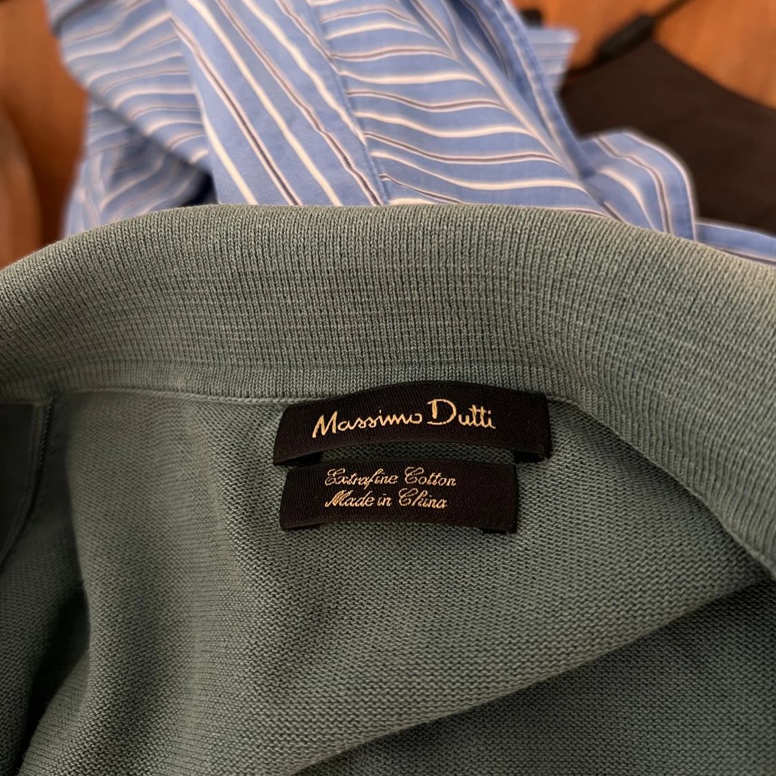 Ljusblå pikétröja från Massimo Dutti - 1