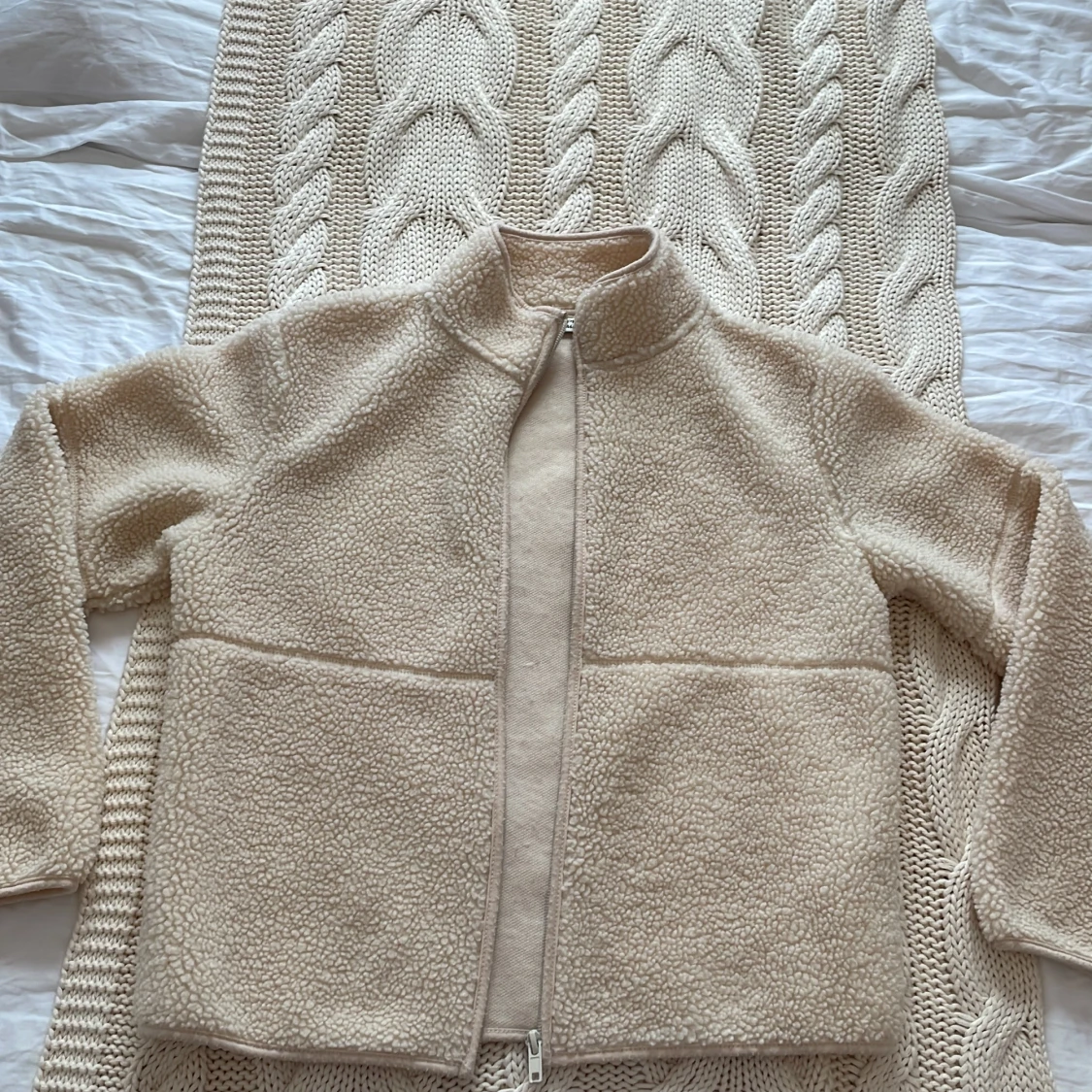 Beige teddyjacka från Kappahl - 2