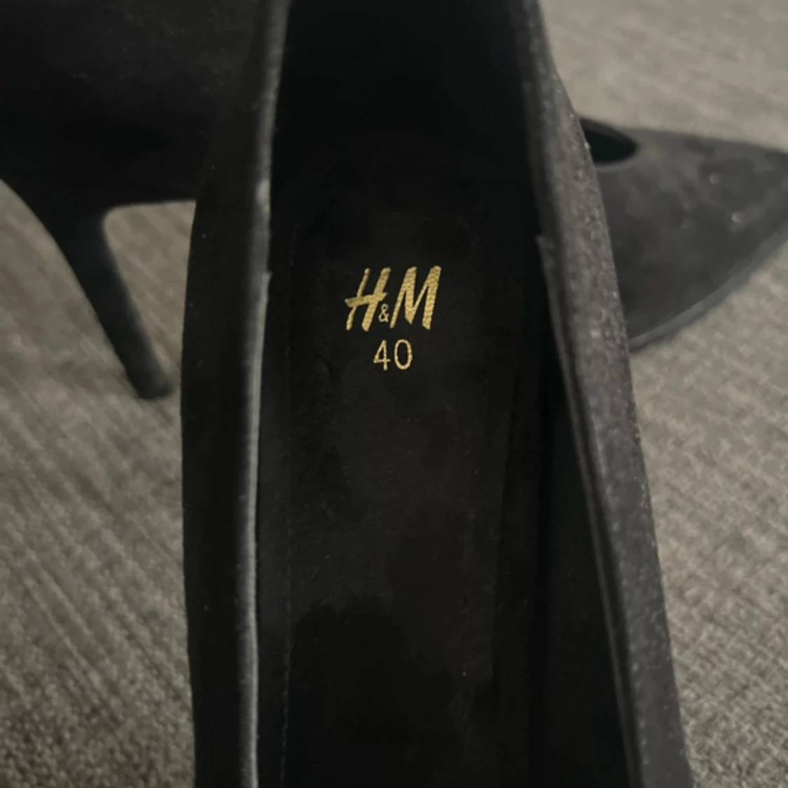 Svarta pumps med spetsig tå H&M - 1