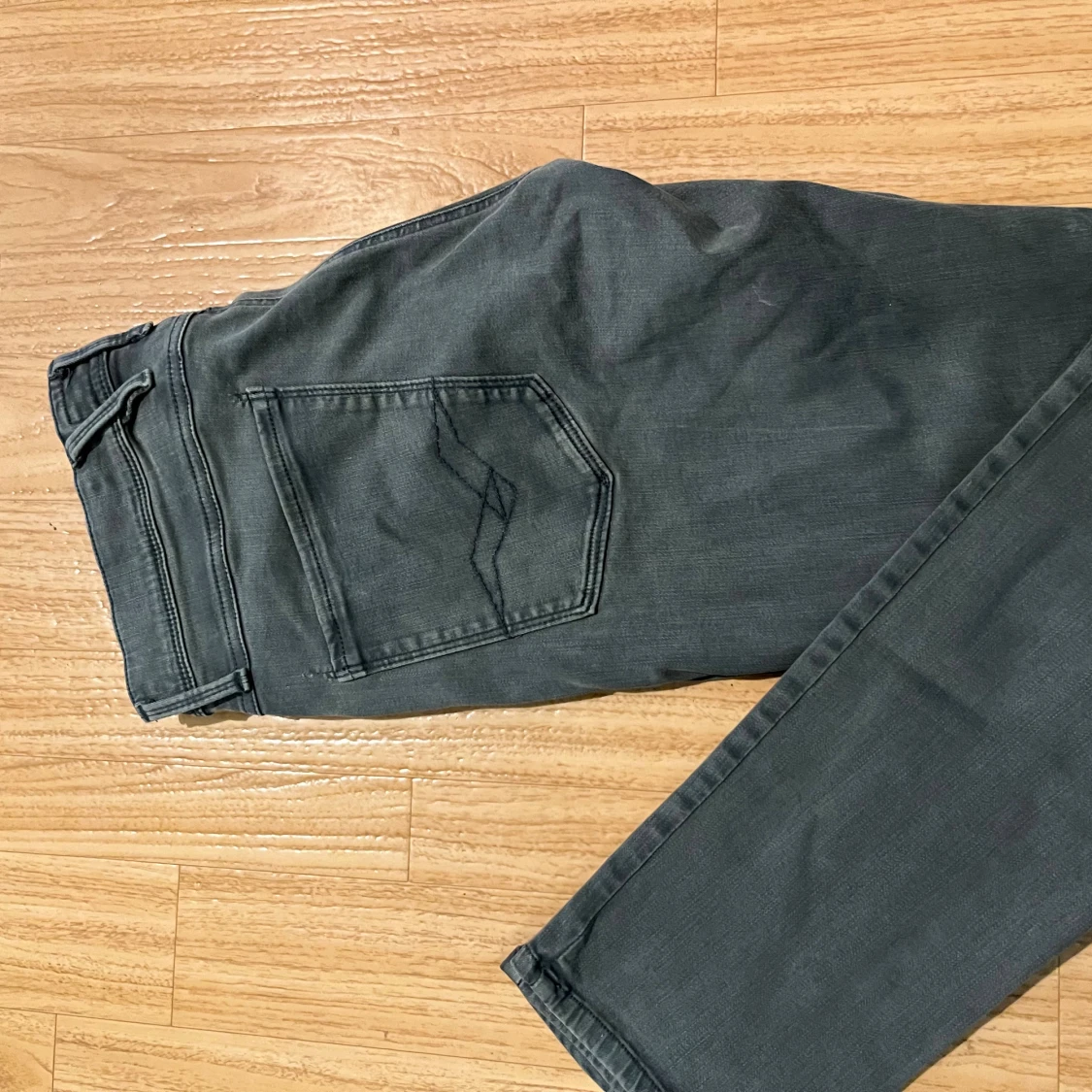 Replay Anbass jeans grå storlek 34