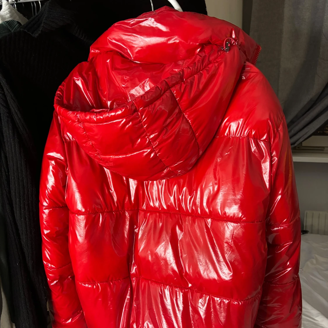 Röd pufferjacka från Vero Moda XS - 1