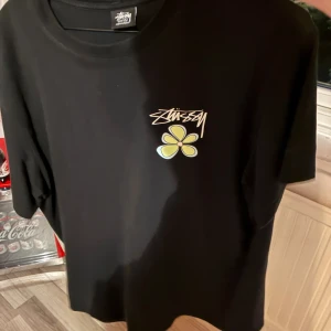 Stussy  - Stussy tröja xl men passar M!!