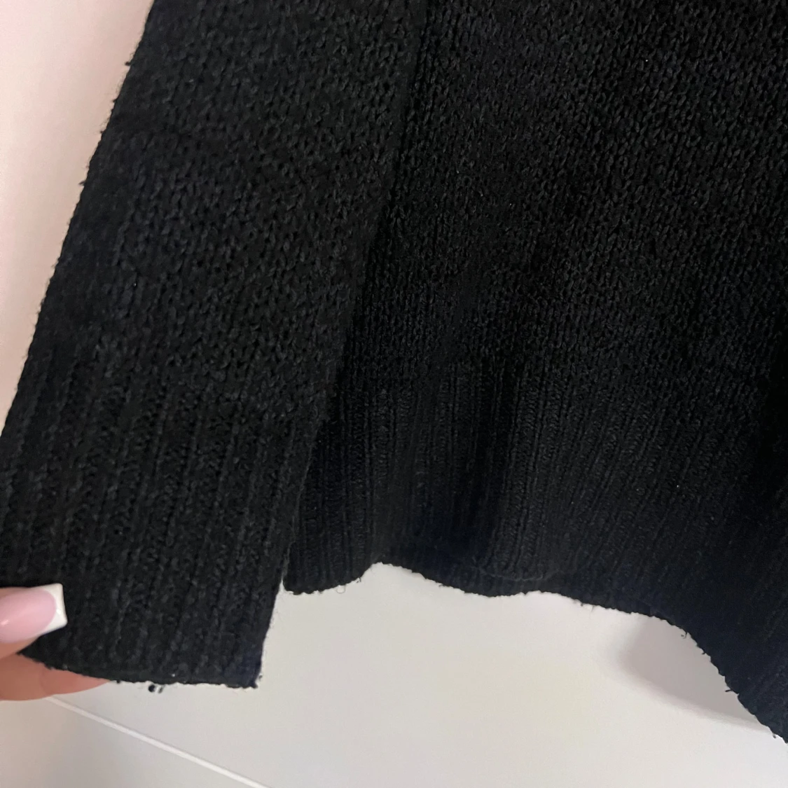 Svart stickad tröja  - 2