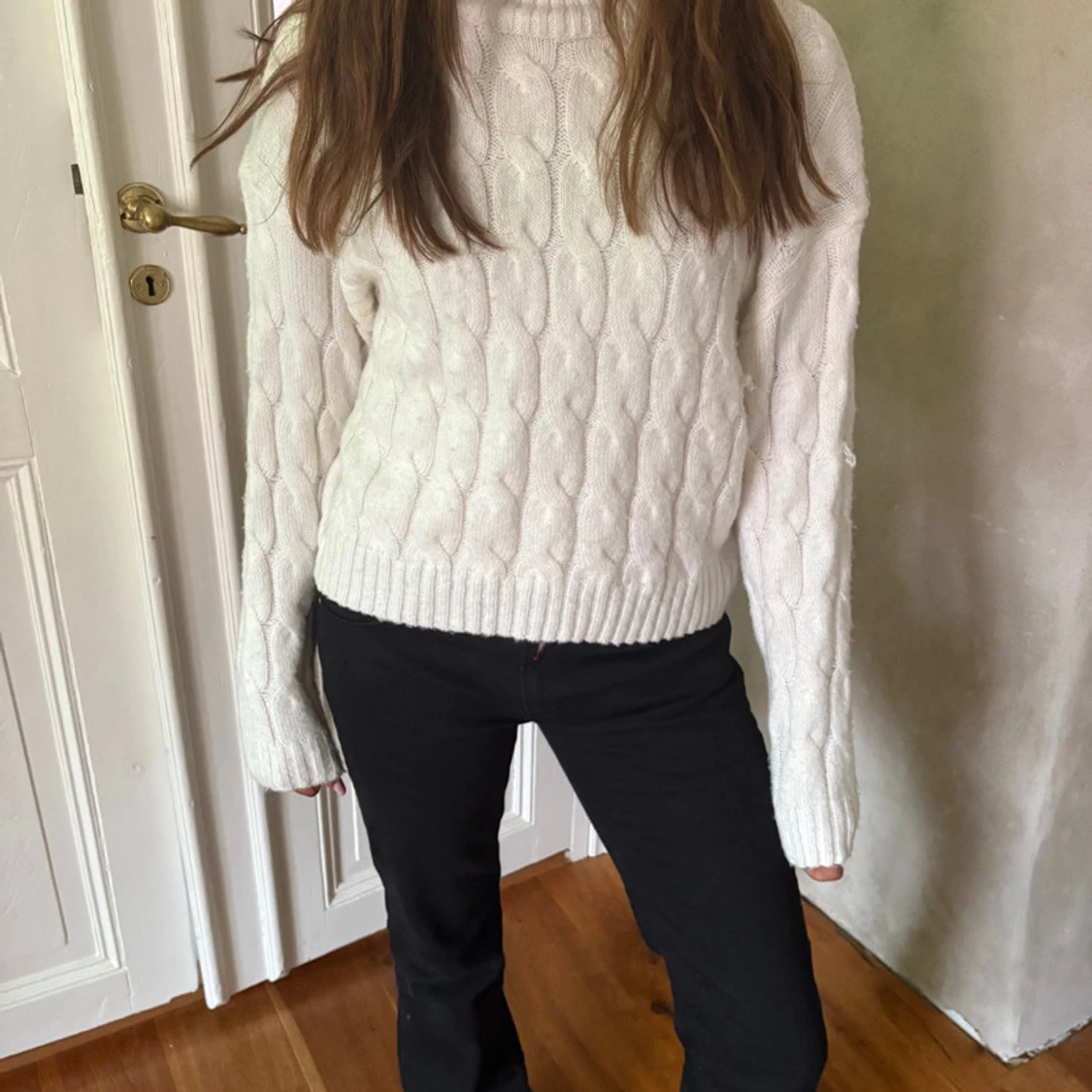 Vit kabelstickad tröja - 1