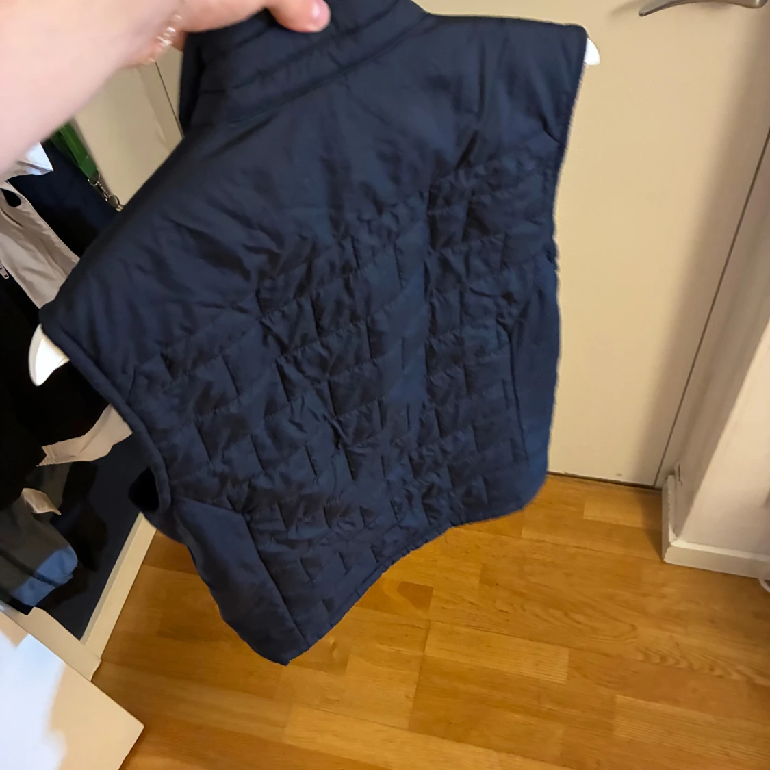 Mörkblå quiltad dunväst Abercrombie - 2