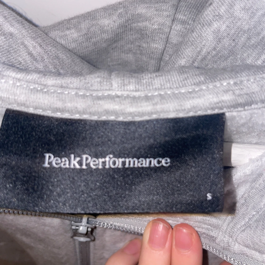 Zip hoodie från peak performance! - 2