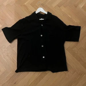 Kortärmad skjorta från stuzzy - Sjukt snygg skjorta från stuzzy 