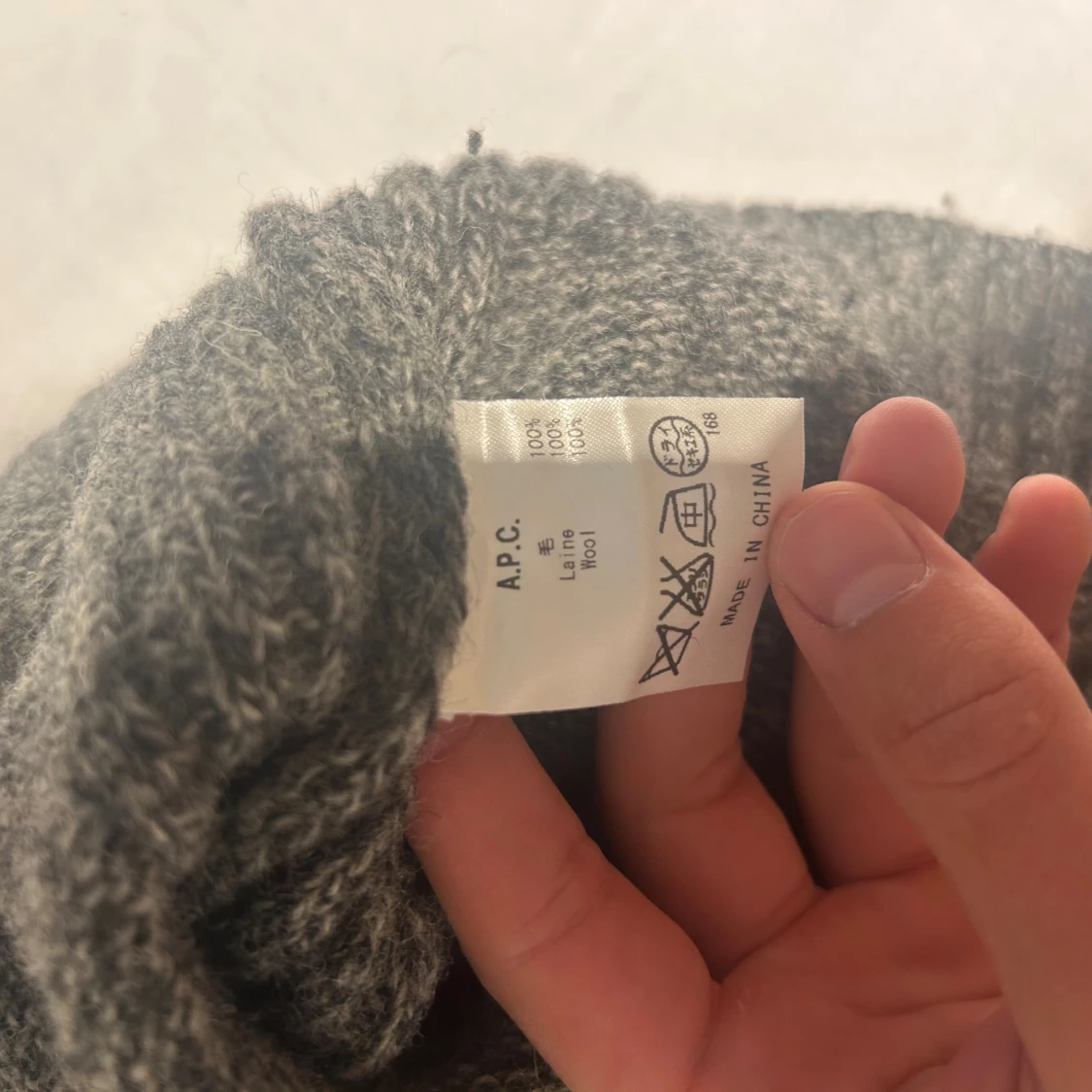 Grå stickad tröja från A.P.C. - 2