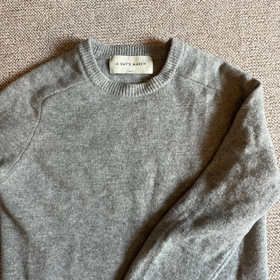 Grå tröja från A Day's March - 90