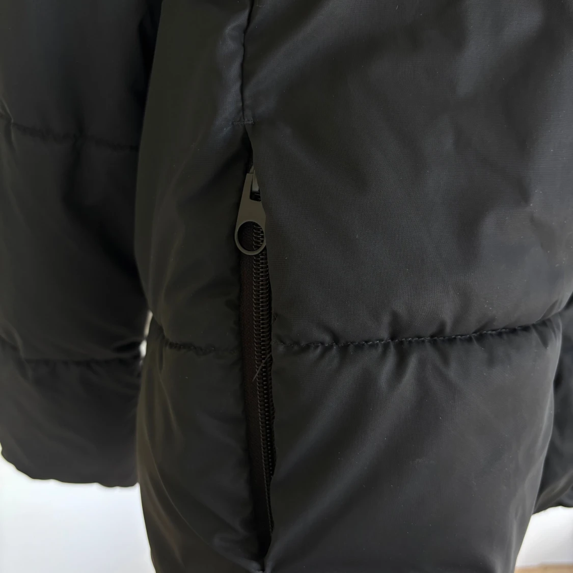 Svart pufferjacka från Zara, M - 2