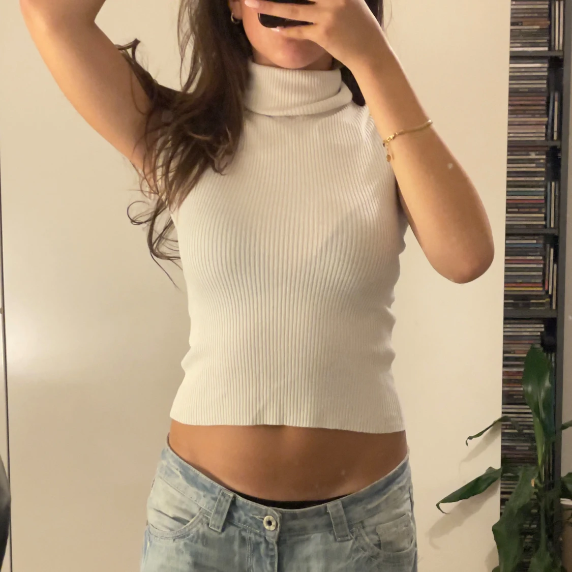 Vit ribbad polotopp med kort ärm