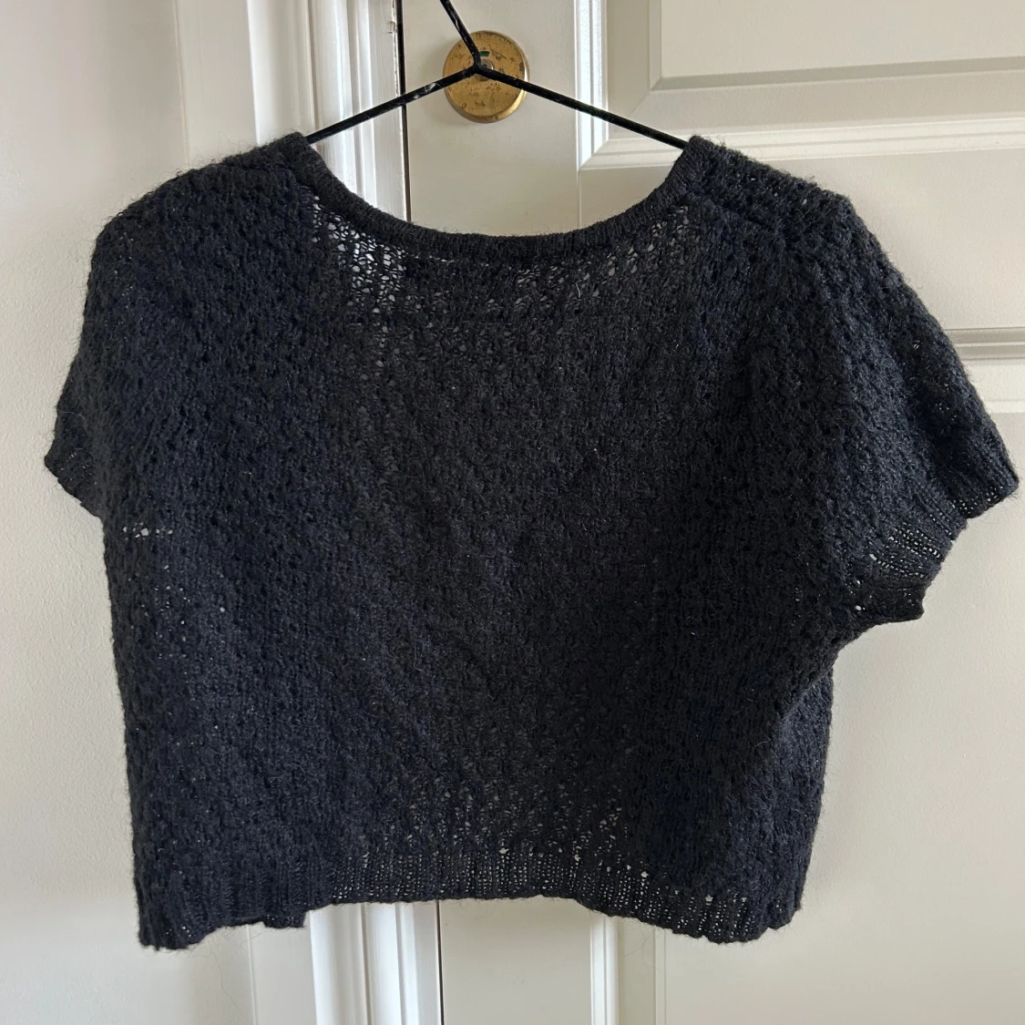 Svart stickad kofta från Bik Bok - 2