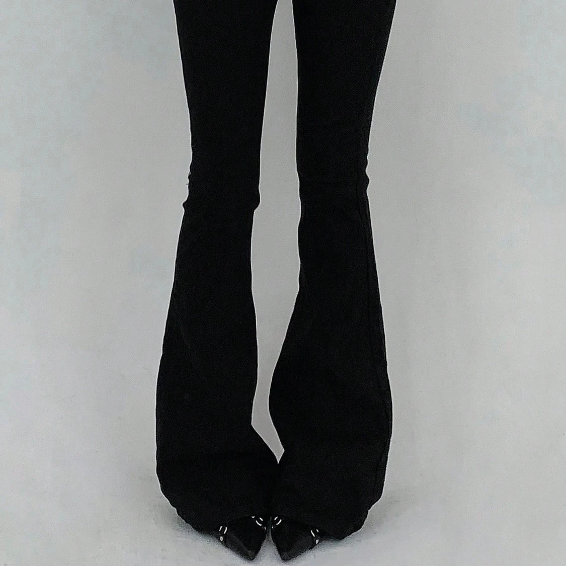 Svarta bootcut byxor med låg midja - 1