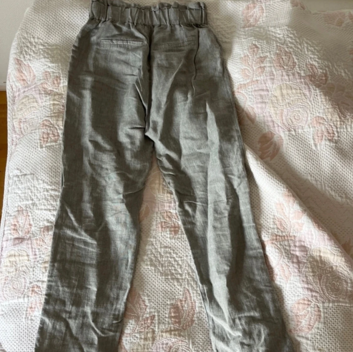 Grå linnebyxor från Mango XS - 3