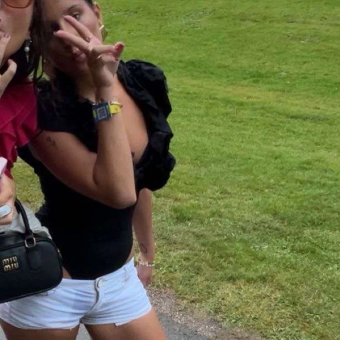 Svart body med volang - 2