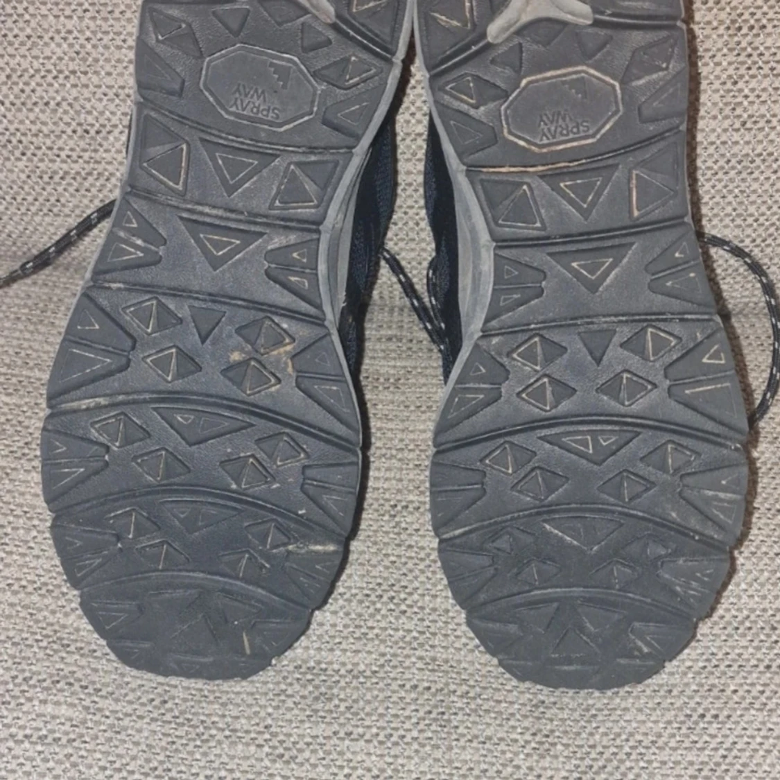 Svarta hikinhskor från Sprayway - 2