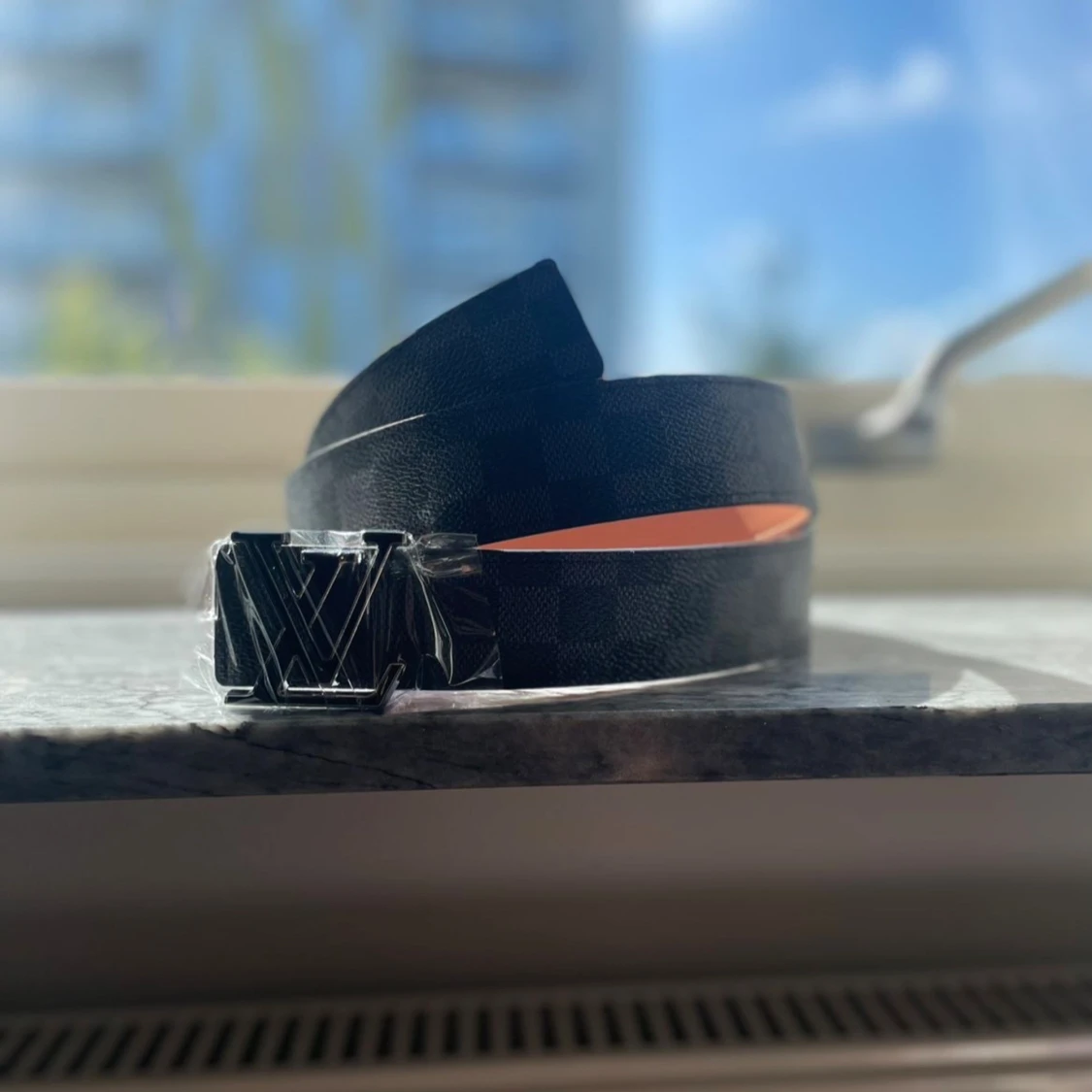 Louis Vuitton svart rutigt skärp i skinn