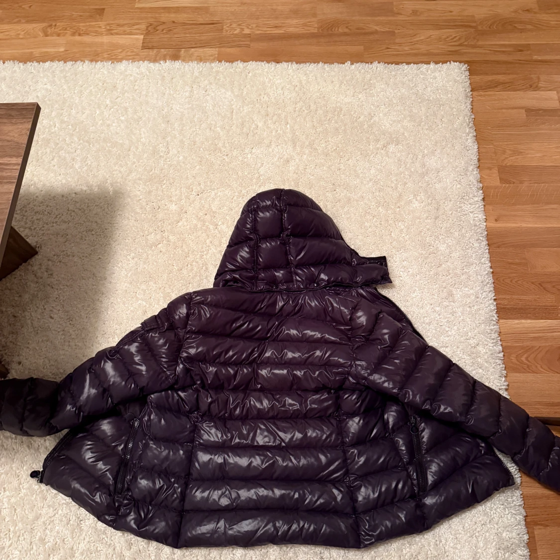 Svart dunjacka från Moncler med huva - 1