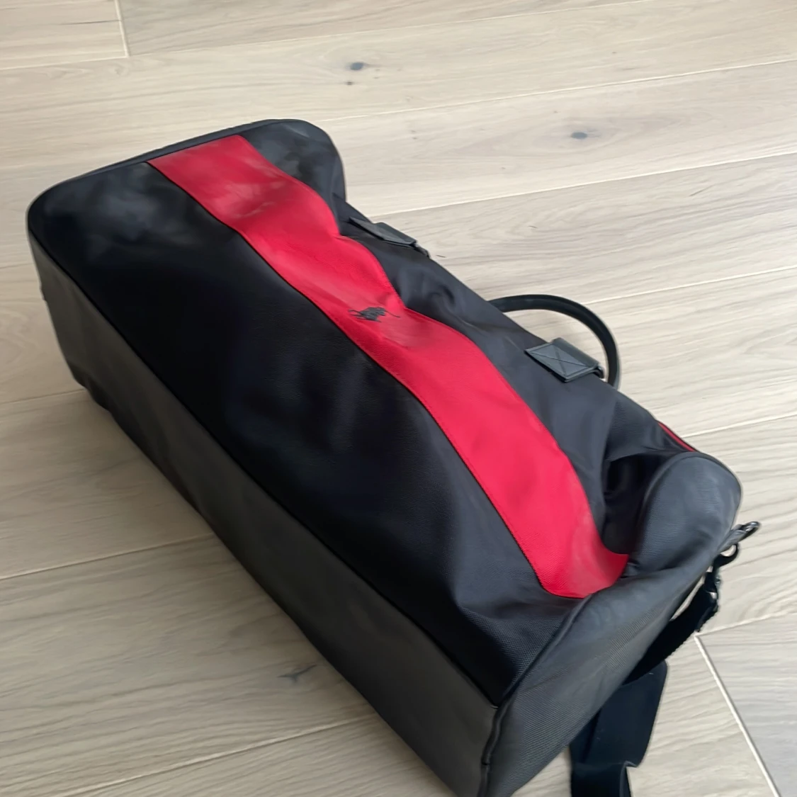 Svart och röd weekendbag från Polo Ralph Lauren - 4