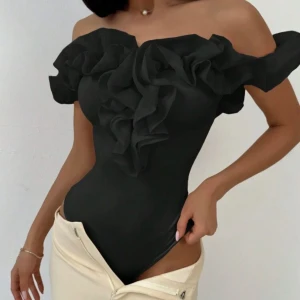 Snygg body  - Off shoulder fest body!! 