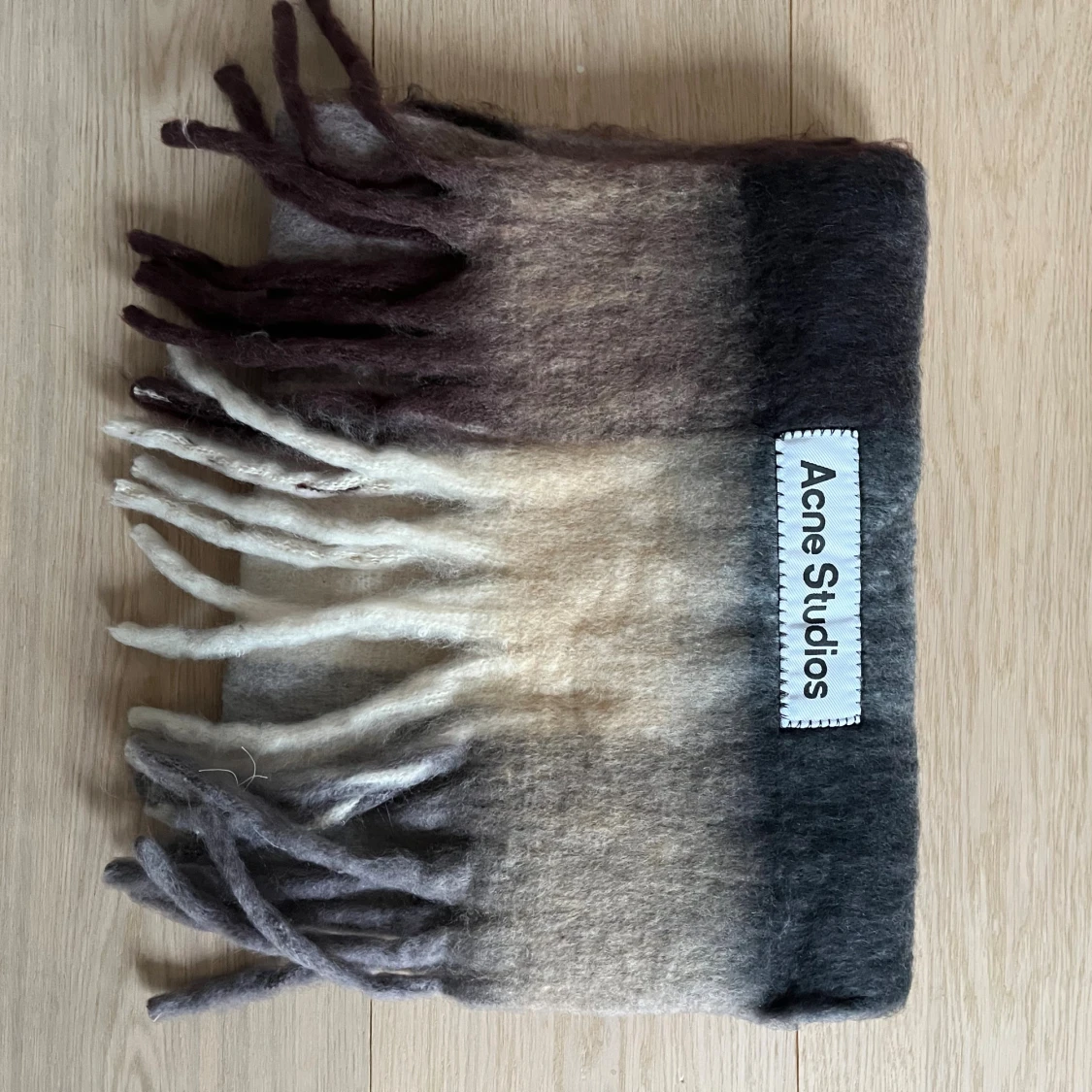 Mjuk halsduk Acne Studios i ull