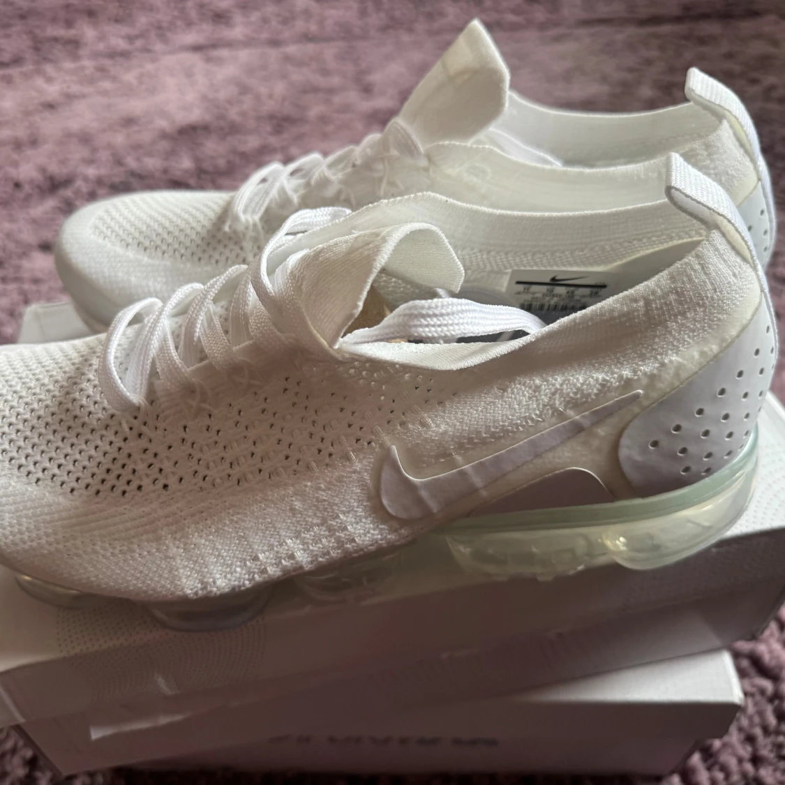 Nike Air Vapormax Flyknit 2 Vit, helt nya och oanvända. - 1