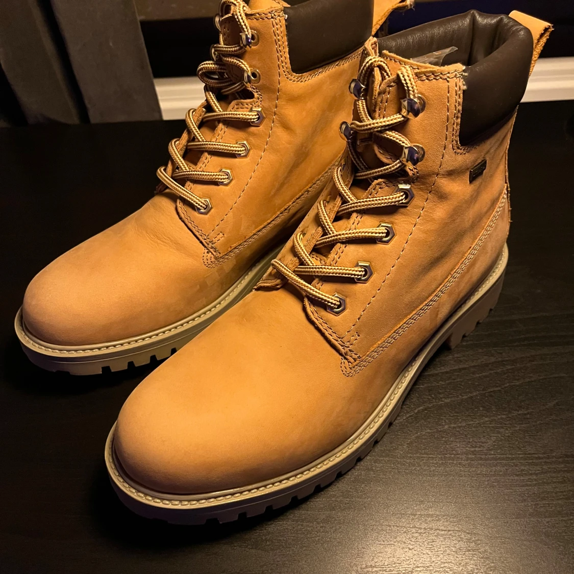 Beiga skinnkängor från Pace strl 43