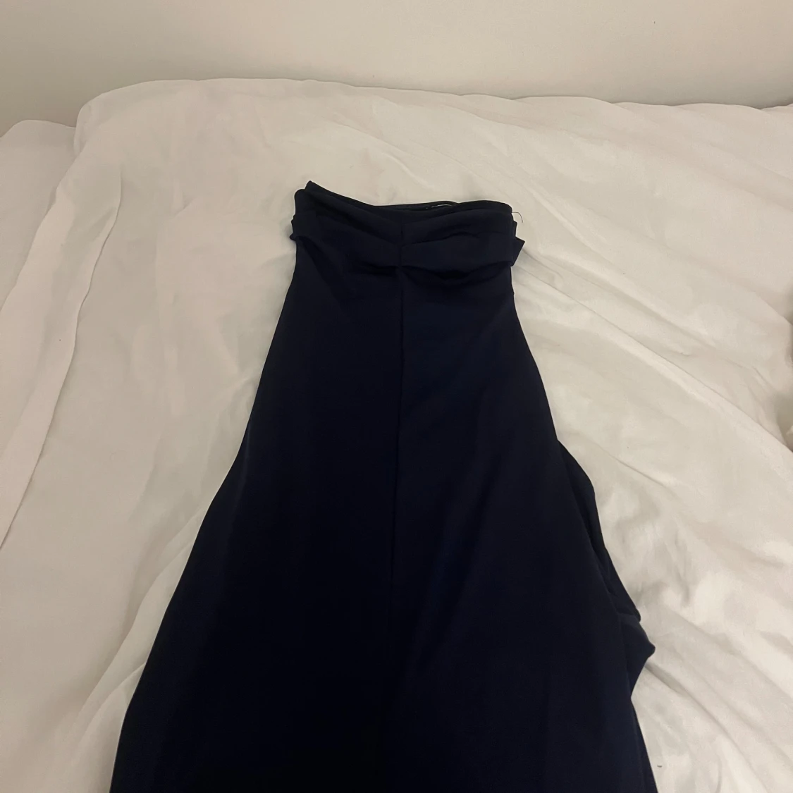 Marinblå axelbandslös långklänning - 2