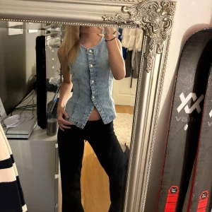 jeans topp  - jeans topp från gina, använd 1 gång 