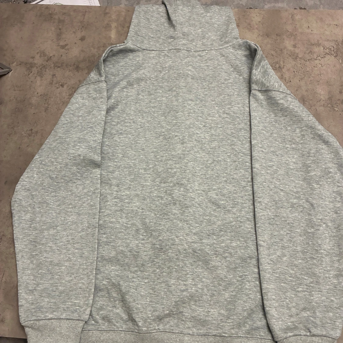 Grå hoodie från Lacoste med dragkedja - 2