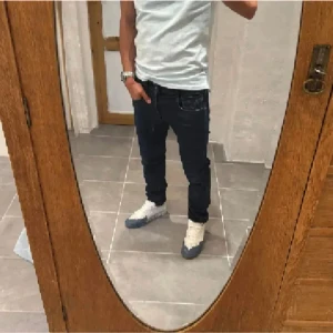 Replay jeans  - Ett par snygga byxor från Replay i storlek W31 L32 i modellen Anbbas 