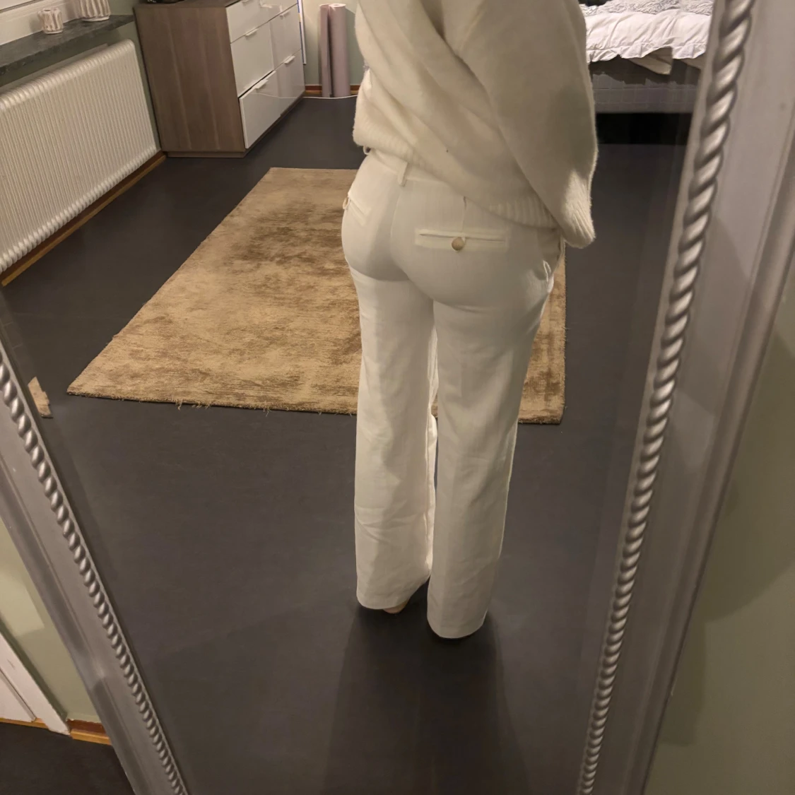 Vita raka linnebyxor med knappar - 2