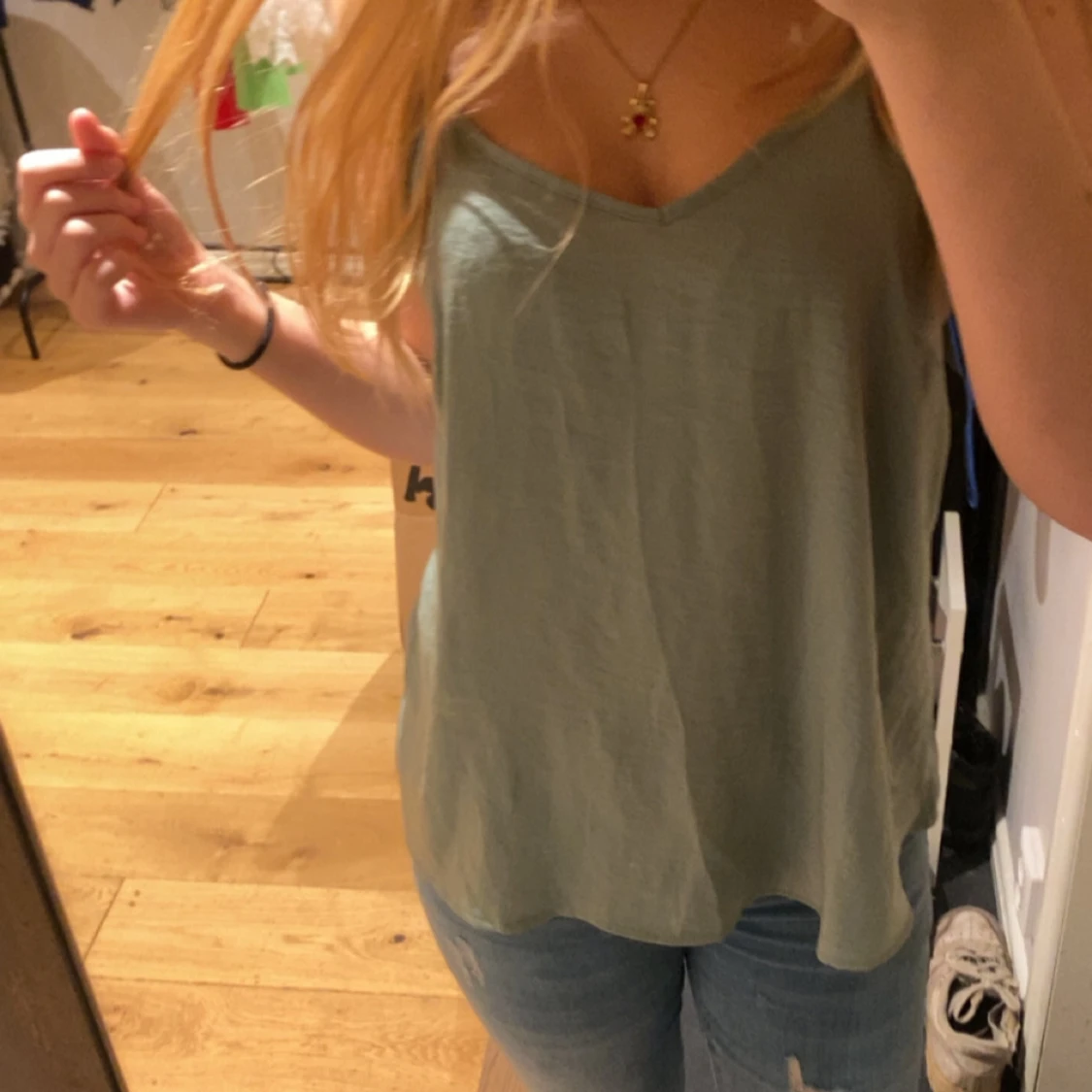 Ljusgrön linnetopp från Amisu