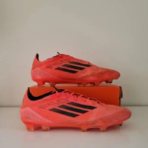 Fotbollsskor - Adidas f50