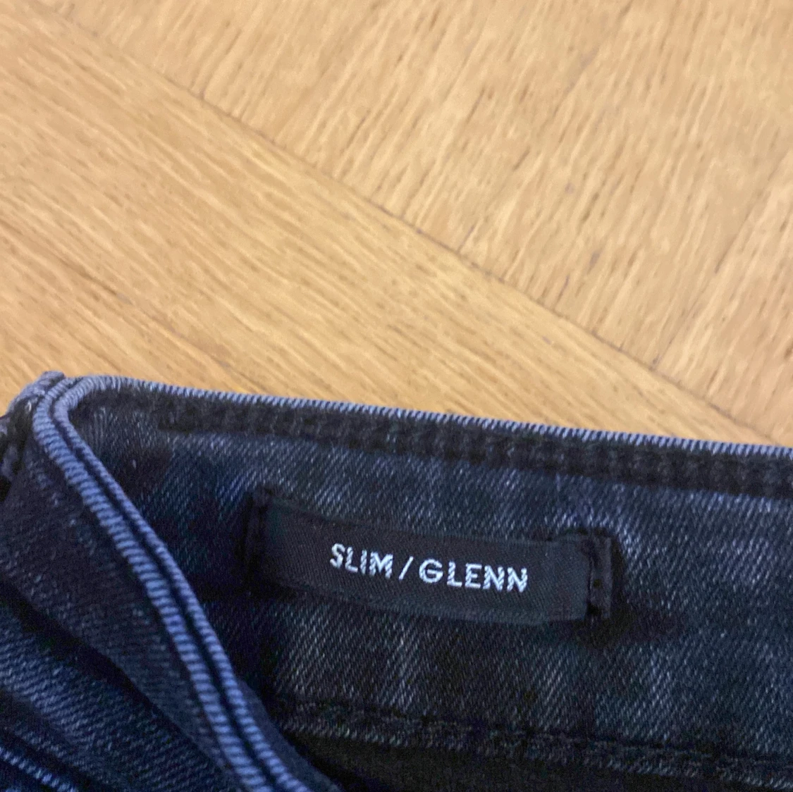Slim Glenn mörkblå jeans 28/30 - 1