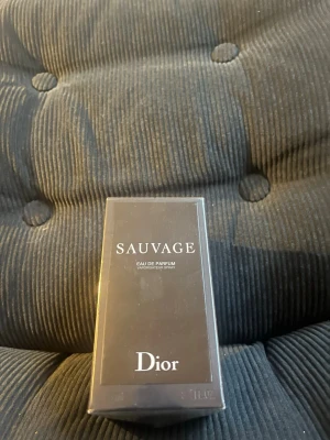Dior Sauvage Eau de Parfum - Sauvage Eau de Parfum från Dior, 100 ml. Flaskan är helt oöppnad. Nypris 1450. Pris går att diskutera. MVH