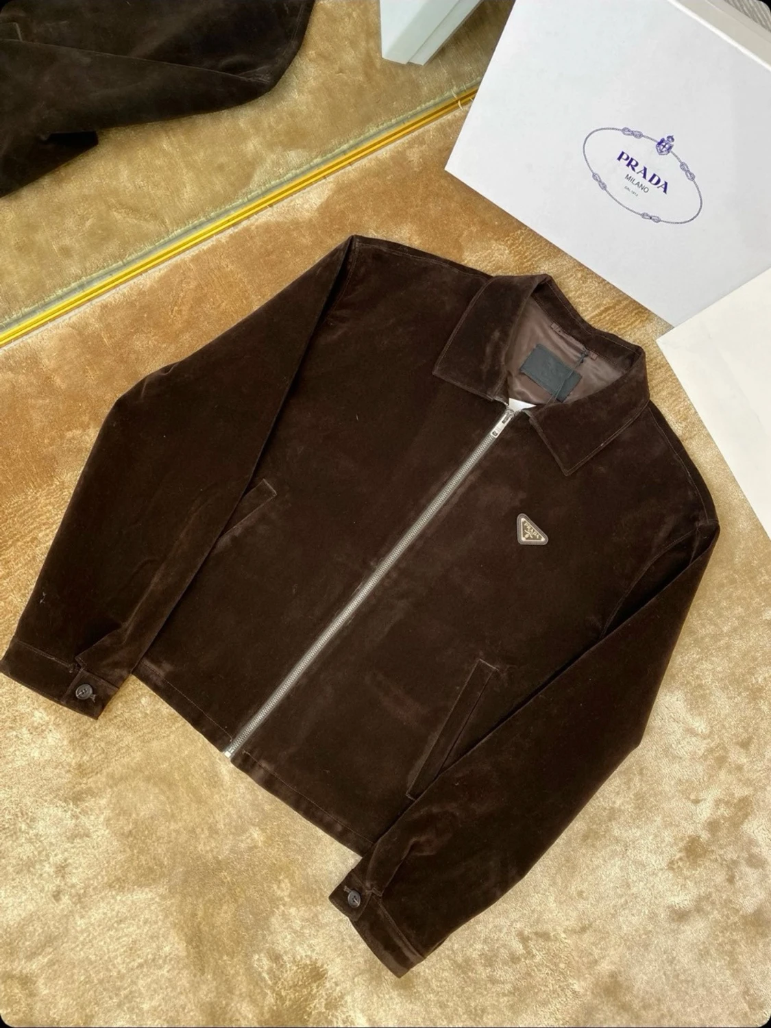Brun sammet jacka från Prada - 4