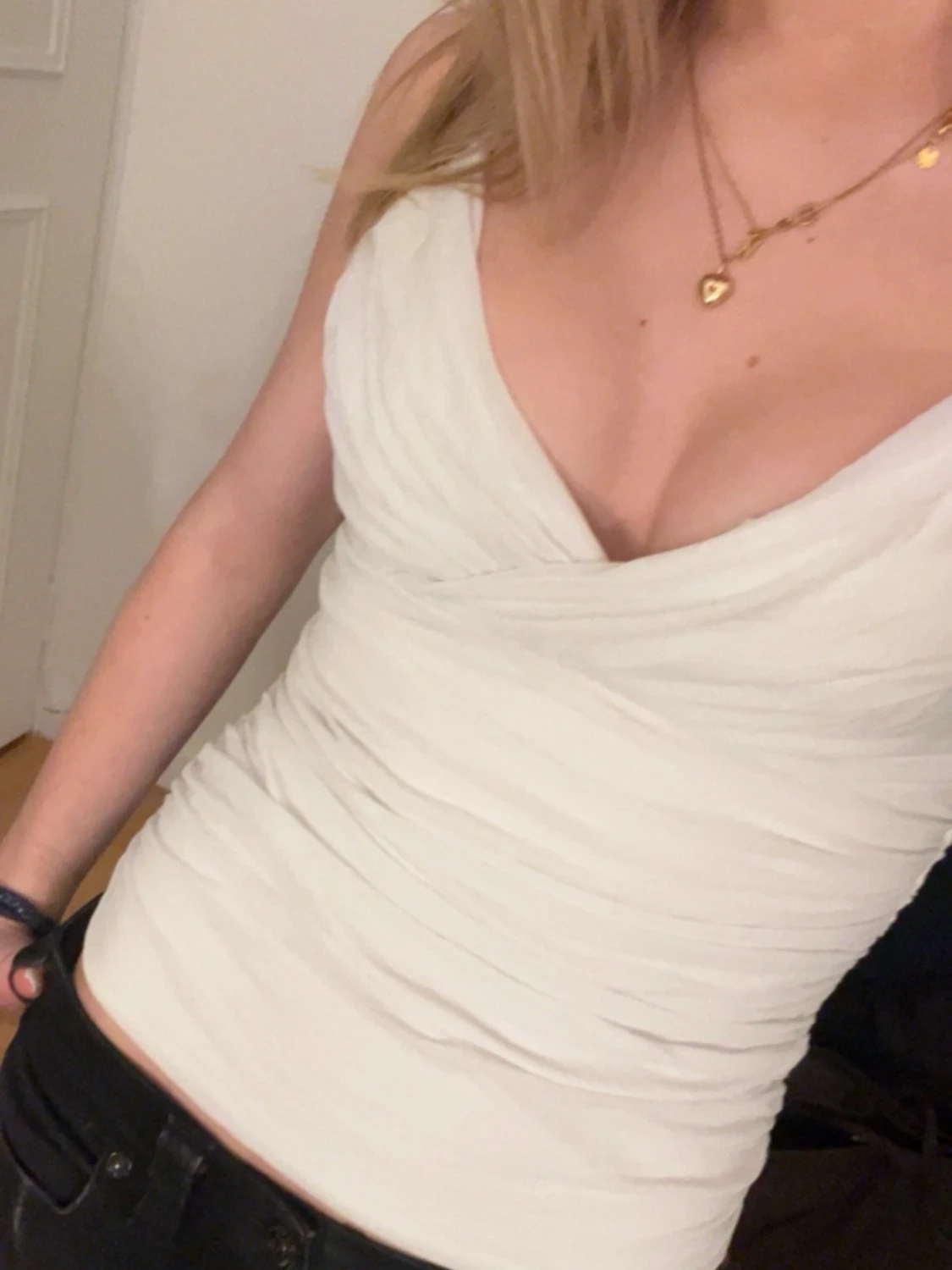 Vit  linnetopp med smala axelband - 3