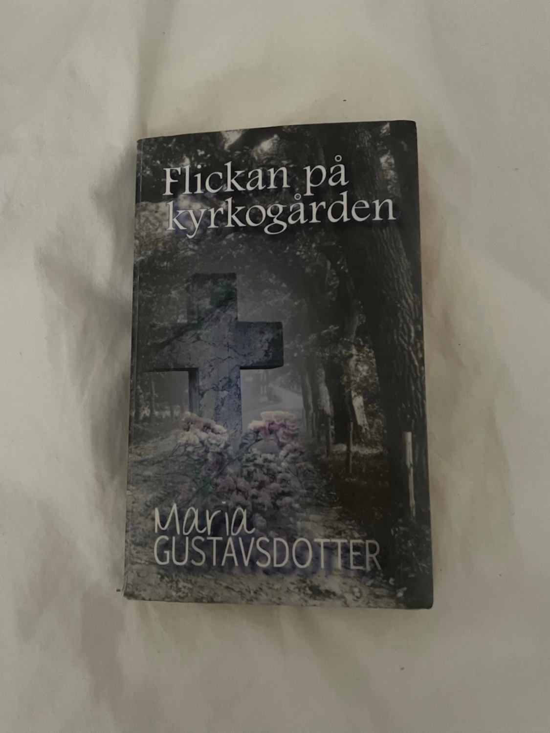 Flickan på kyrkogården