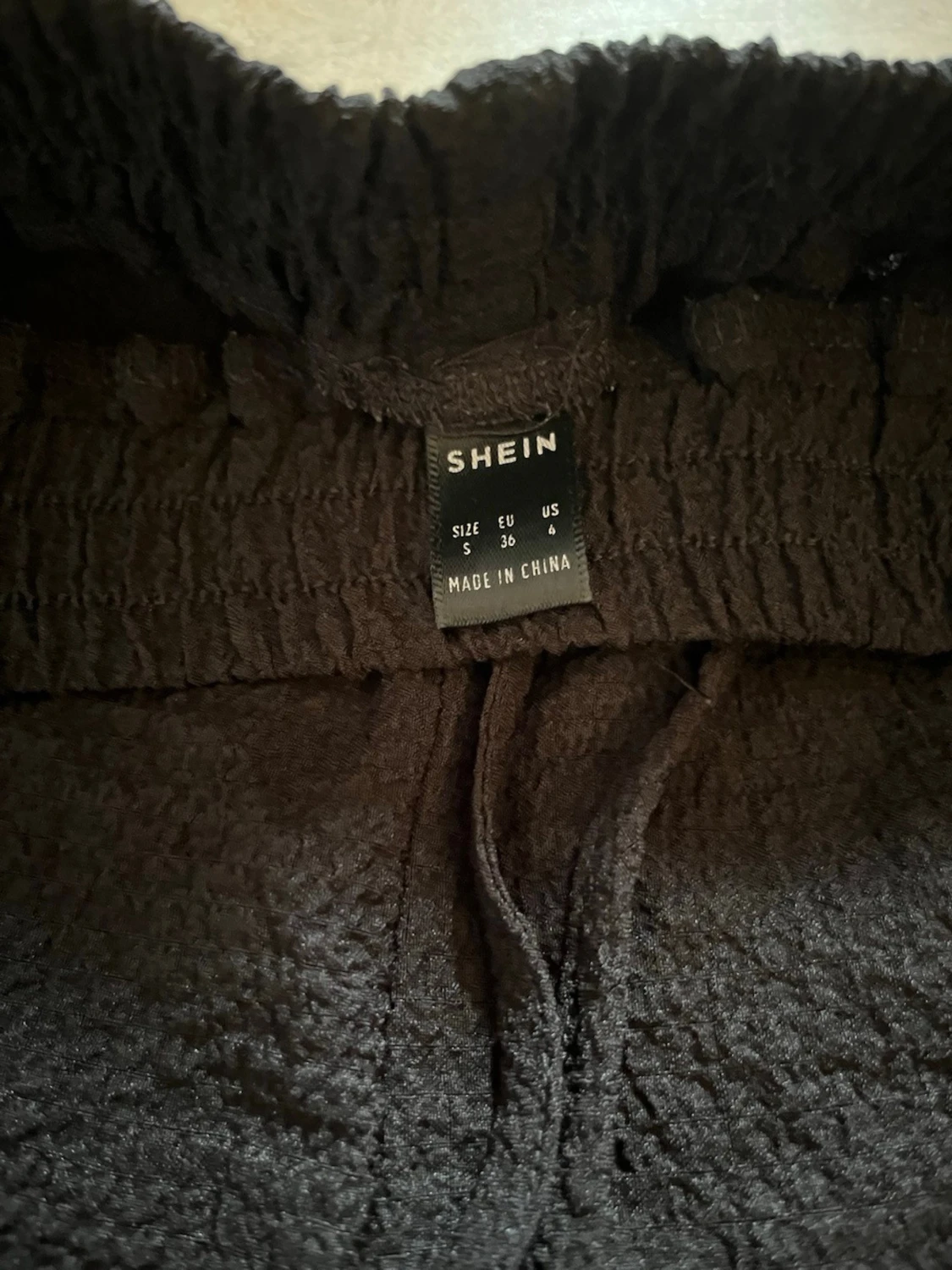 Svarta shorts från SHEIN med snörning - 1