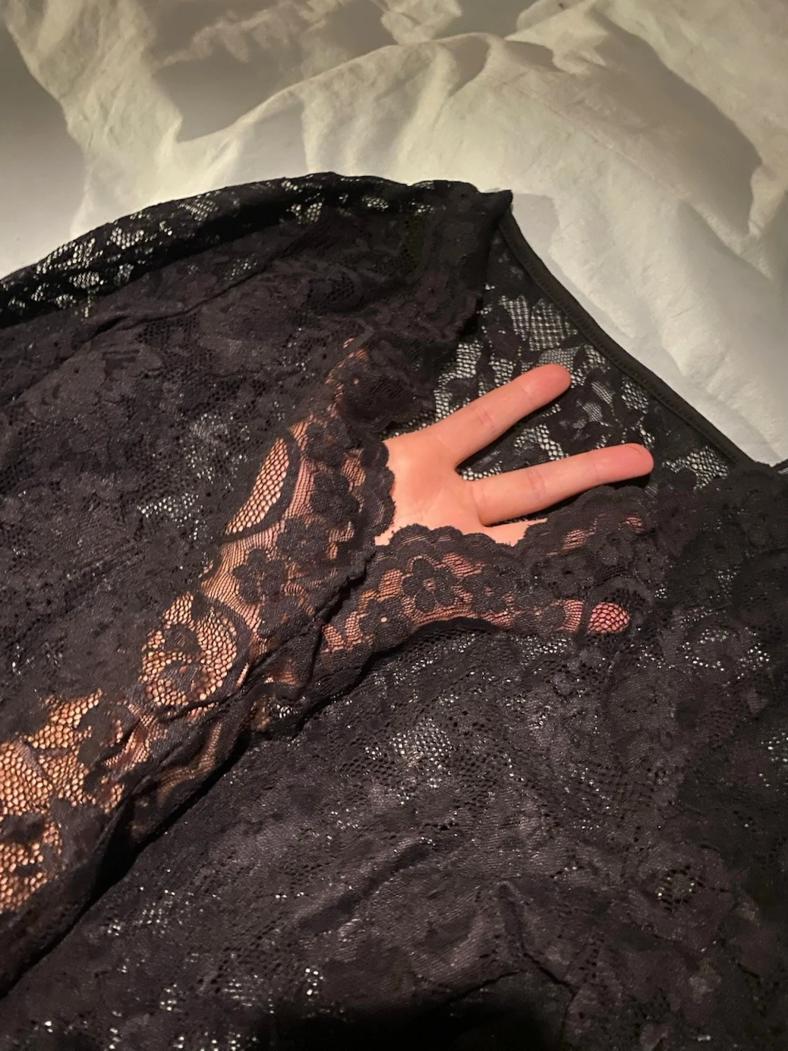 Svart spetsblus med lång ärm - 1