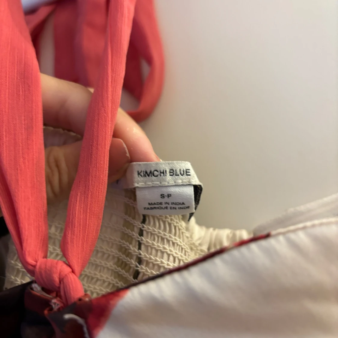 Blommig halterneck topp från Urban Outfitters - 3