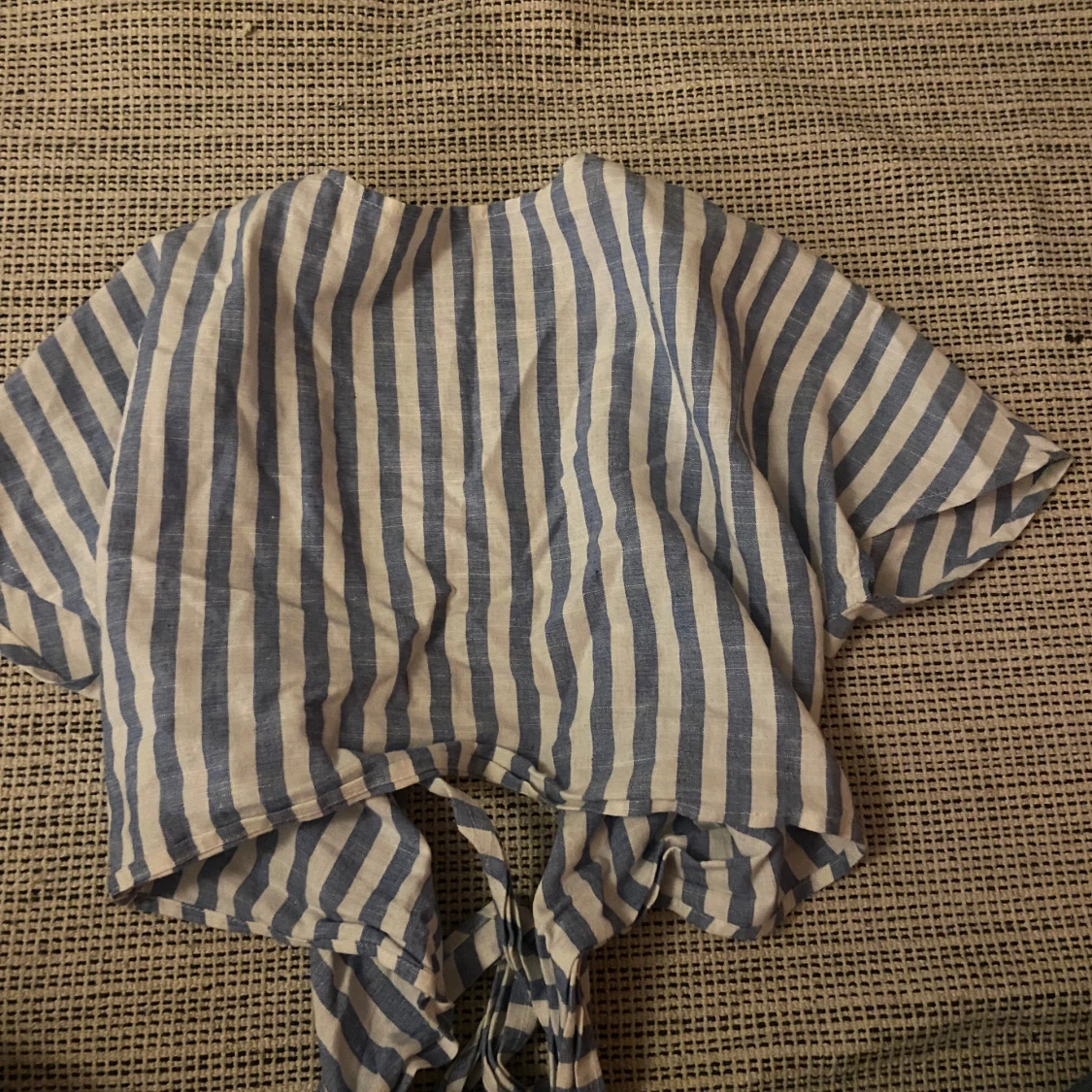 Randig blåvit knytblus från SHEIN - 1