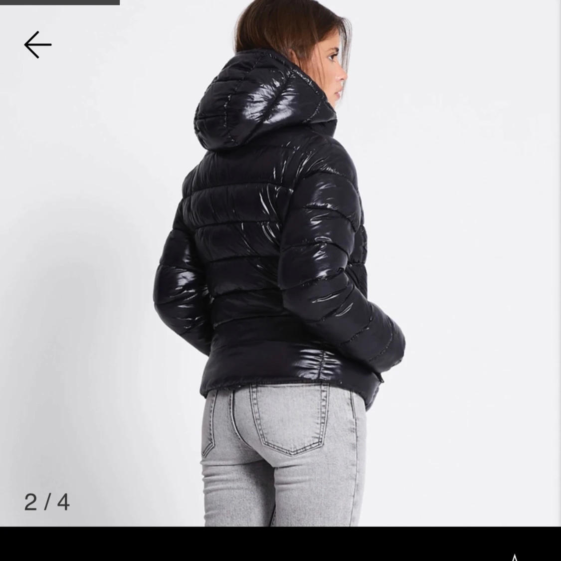 Svart glansig pufferjacka med huva - 1